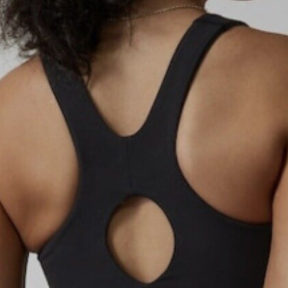 26. NWT Athleta Conscious Cut out Crop D-DD Size XS - Picture 2 of 7